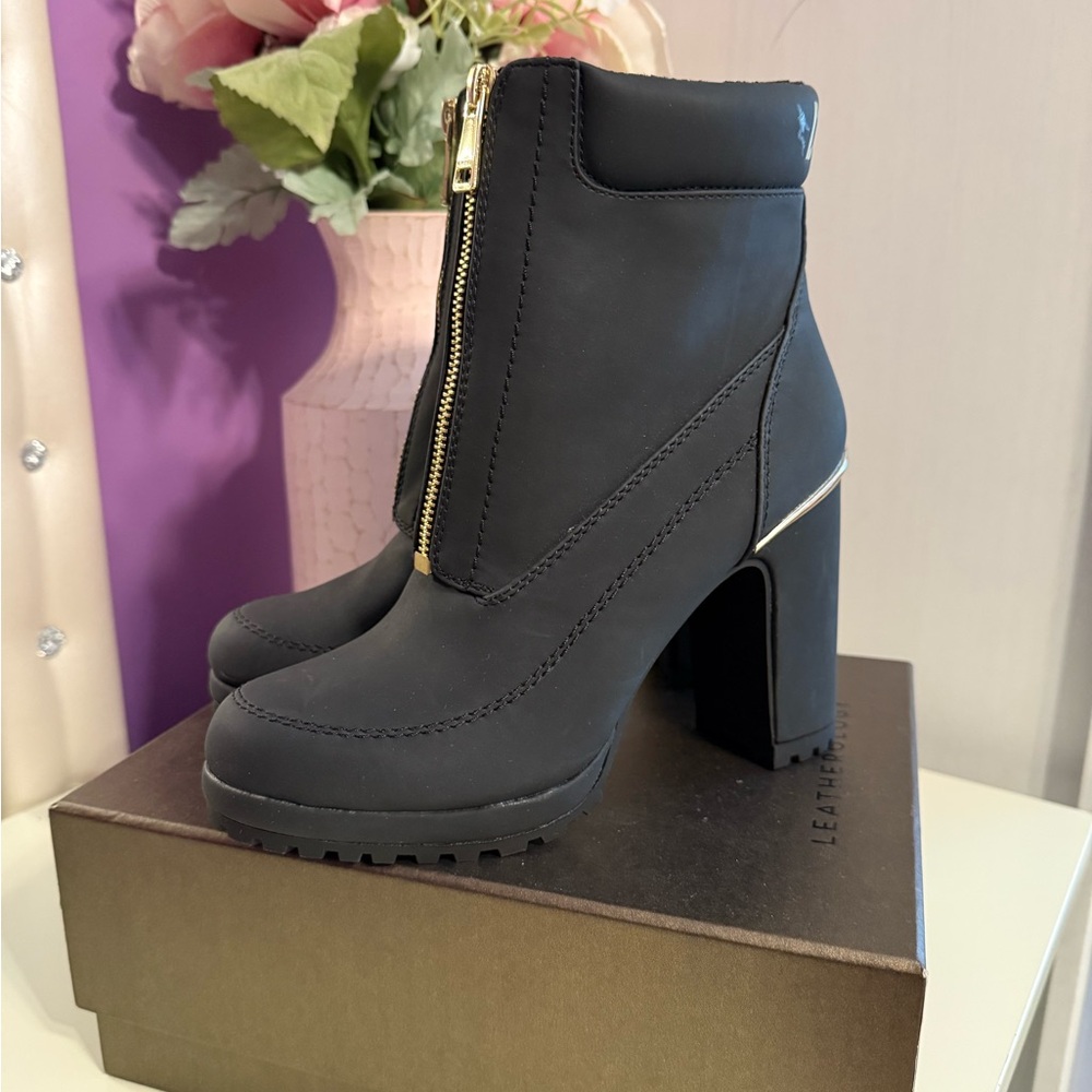 DKNY Logan Logo Ankle Boots in Black